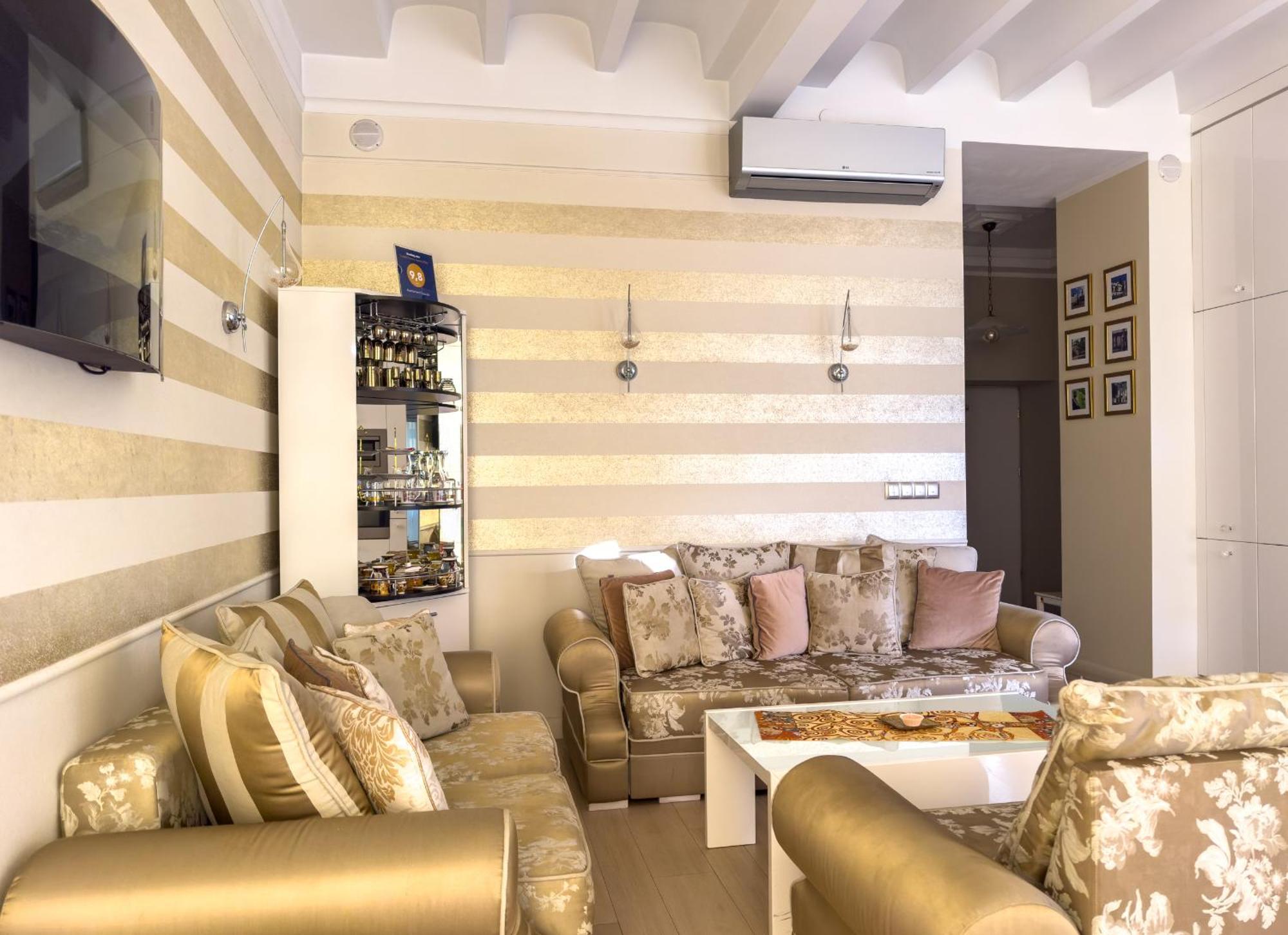 Apartament Cesarski *